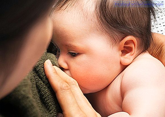 Breastfeeding in tandem to children of different ages
