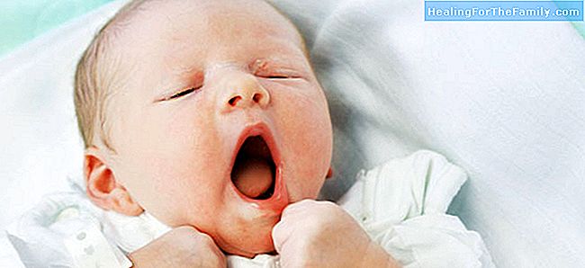 10 Perus refleksien vastasyntynyt vauva