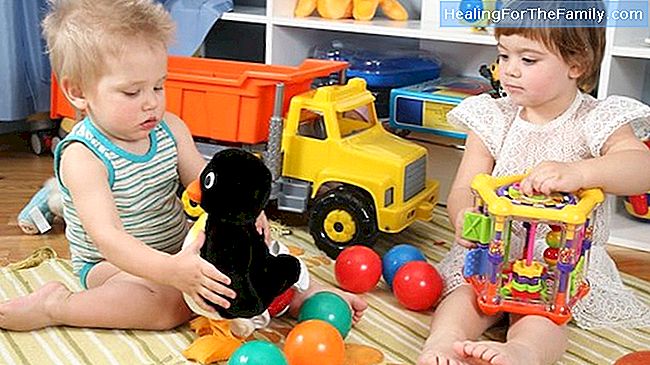Die besten Spiele und Spielzeug für Kinder im Alter von 0 bis 2 Jahre