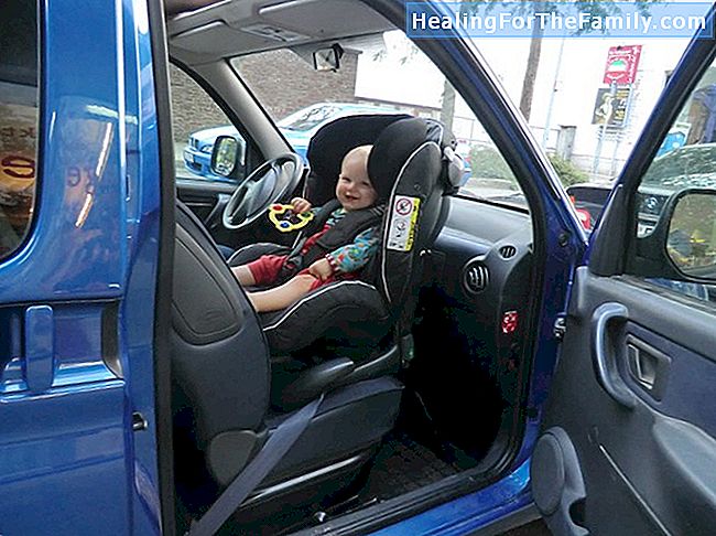 Auch den Babysitz im Auto platziert