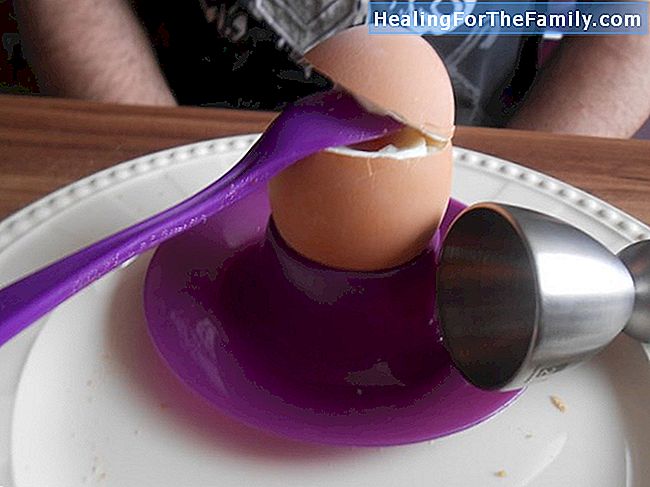 Wie ein Ei zu leeren, ohne die Schale zu brechen und malt