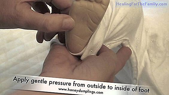 How to relieve with reflexology the colic of the infant