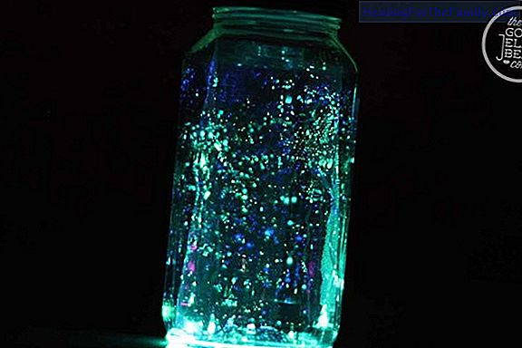 Fluorescent flask that shines in the dark. Crafts for children