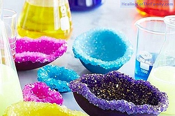 How to color eggs. Experiments for children