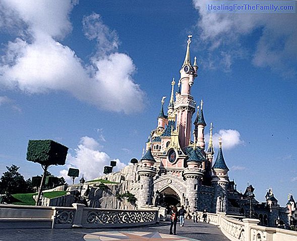 Visit Disneyland Paris with children