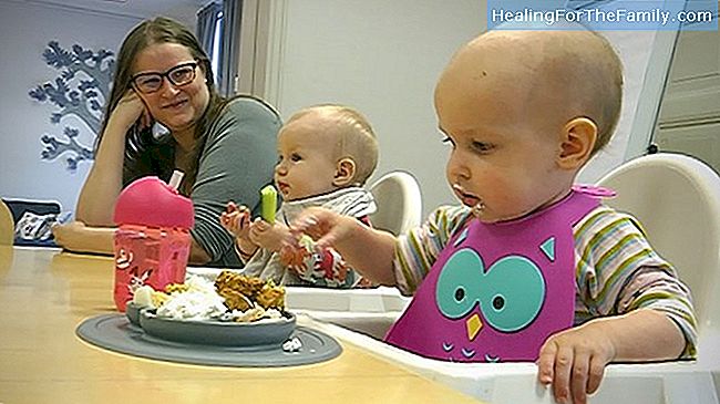 Perinteiset soseet vs kaupallisten vauvanruokaa ruokkia vauvaa