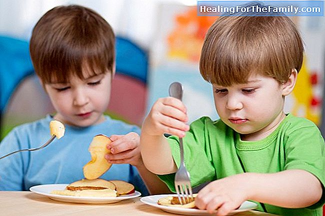 10 Alimenti pericolosi che possono causare soffocamento nei bambini