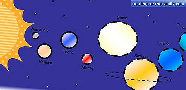 Come rendere il sistema solare con sfere porexpan. Mestieri per i bambini
