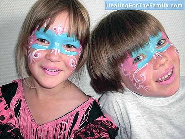 Make-up gemakkelijk clown voor kinderfeestjes