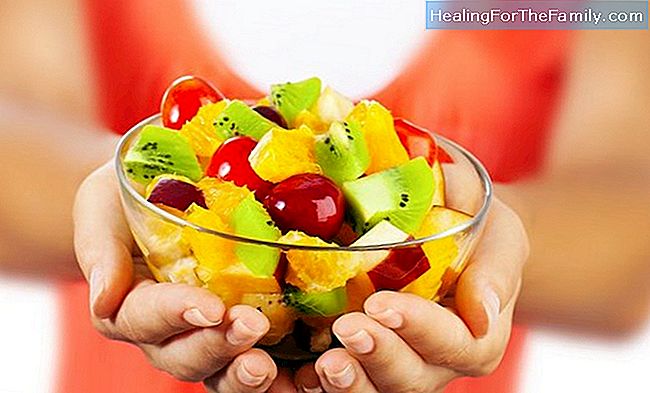Spring frukter å inkludere i kostholdet til barna