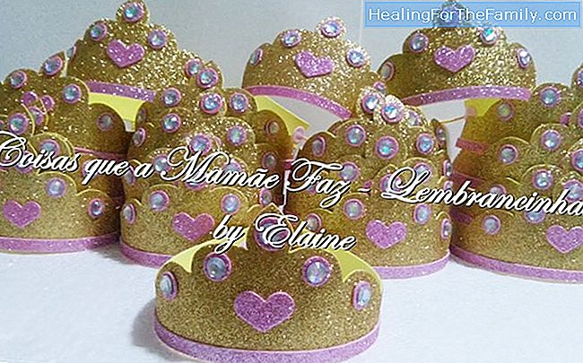 Coroa de rei ou rainha para festas infantis. Artesanato para crianças