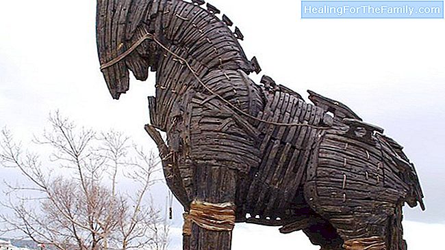 O cavalo de Tróia. Legendas curtas da mitologia grega