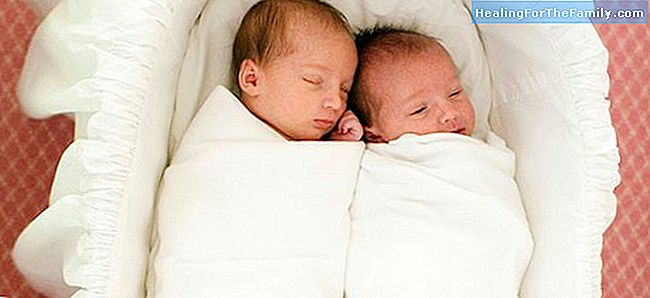Les jumeaux devraient-ils dormir dans le même lit?