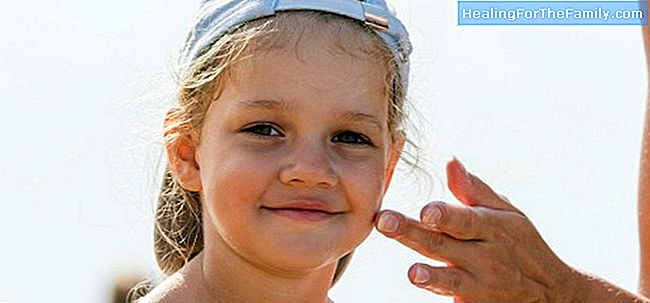 Tricks, um die Pickel von Kindern zu beseitigen. Kindheit Akne