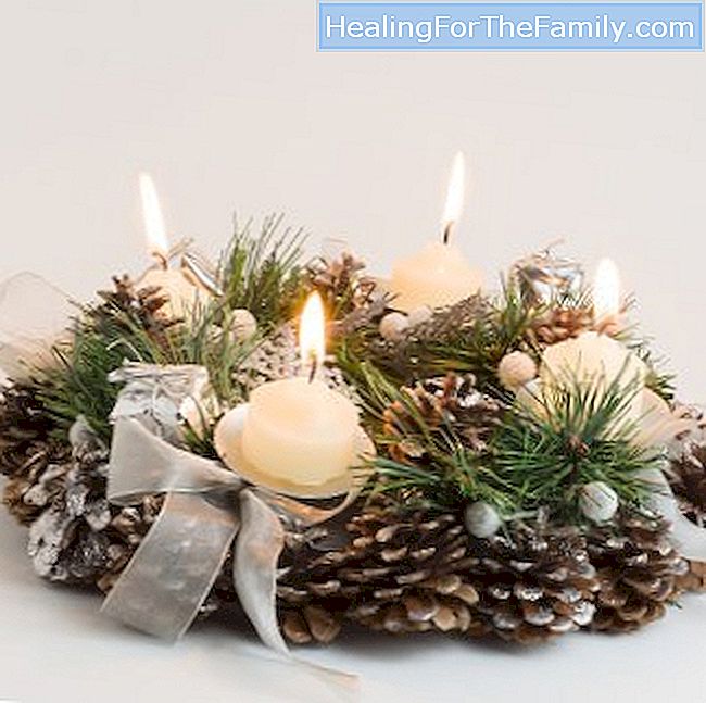 Grinalda de Natal com pinecones. Fácil de artesanato