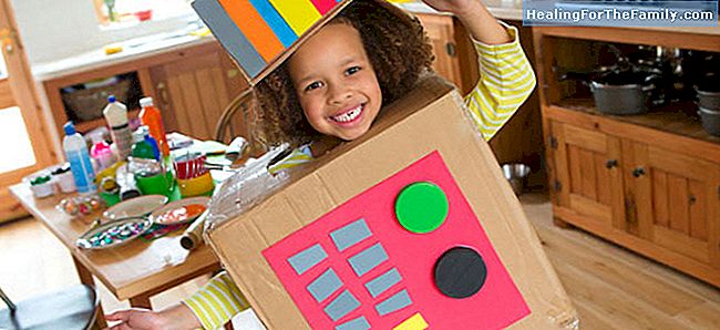 Jocuri cu cutii de carton pentru a stimula imaginația copiilor