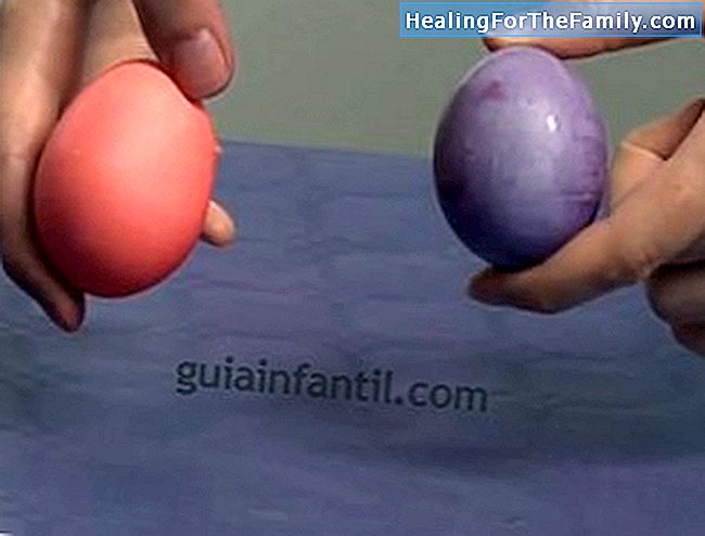 Hvordan farge egg. Eksperimenter for barn